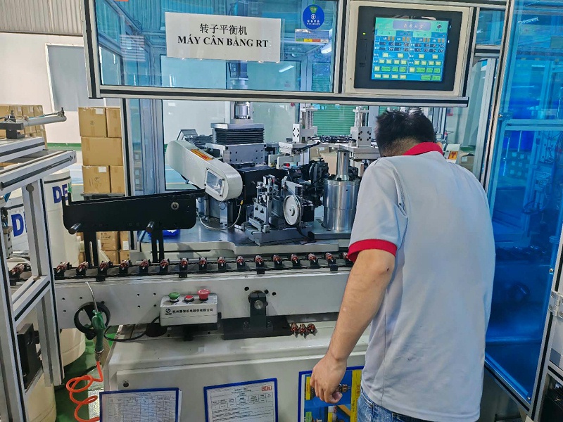 pp电子模拟器平衡机售后团队远赴越南，助力“永捷电机”设备维护